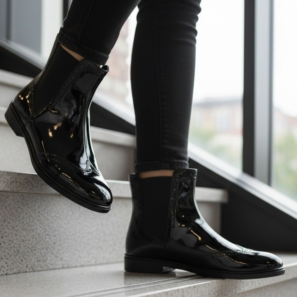 ECCO Black Patent Leather Brogue Chelsea Boot Women's Size‎ 10.5 Classic minimal